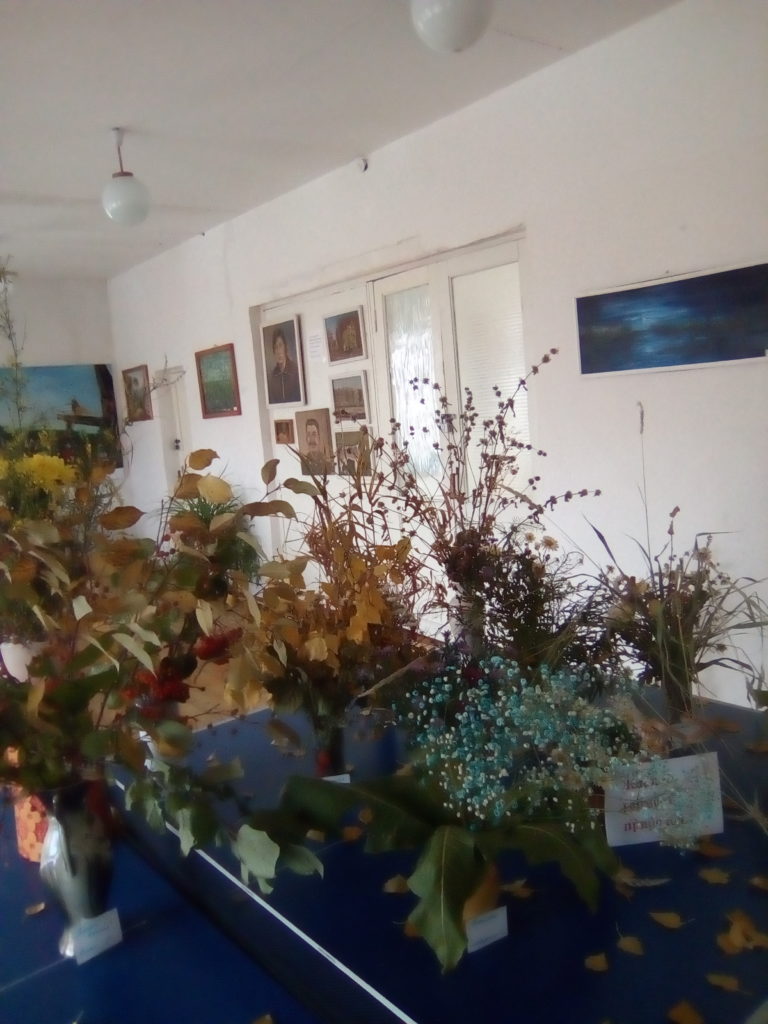 IMG_20211010_101959-768x1024 выставка цветов " Живи в гармонии с природой"