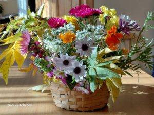 gWgbUD4Mw1hGvElDMHhLEfmZtUoo7Mgm6h9I0_9IyVSQldQLbxxPjPkk7pQTrT4h4h6vVwKFoTdJGezbVkKuBGMK-300x225 Осенний букет